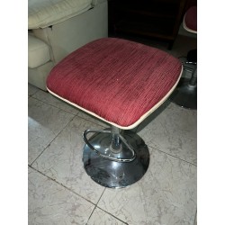 TABURETE ROJO